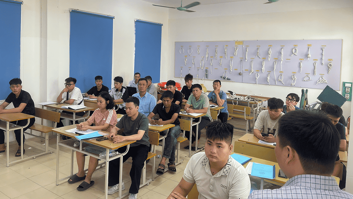 Huấn luyện an toàn đường thủy